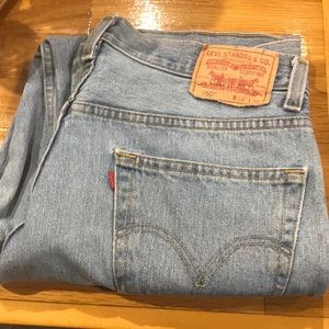 Levi’s 550 denim light blue jeans